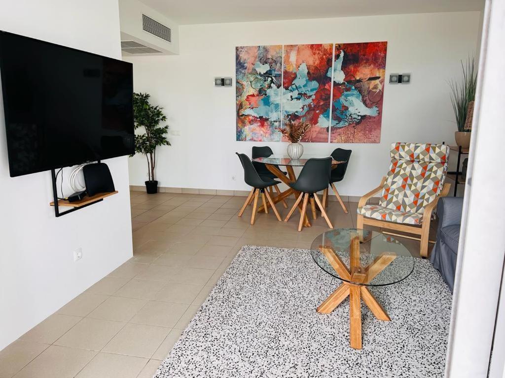 Angies Marina Apartment, Includes 2 Free Passes For The Marina Pool Lagos Ngoại thất bức ảnh