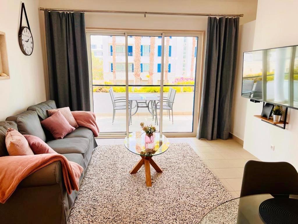 Angies Marina Apartment, Includes 2 Free Passes For The Marina Pool Lagos Ngoại thất bức ảnh
