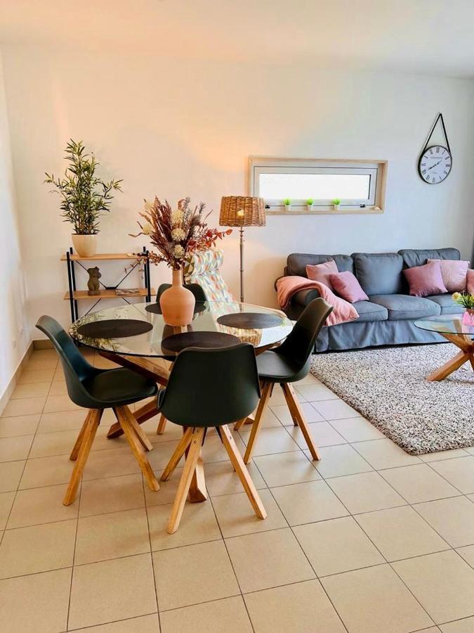 Angies Marina Apartment, Includes 2 Free Passes For The Marina Pool Lagos Ngoại thất bức ảnh