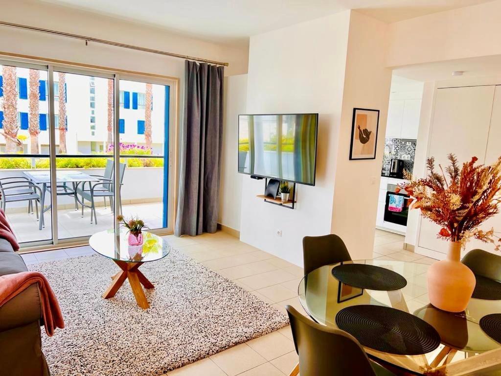 Angies Marina Apartment, Includes 2 Free Passes For The Marina Pool Lagos Ngoại thất bức ảnh